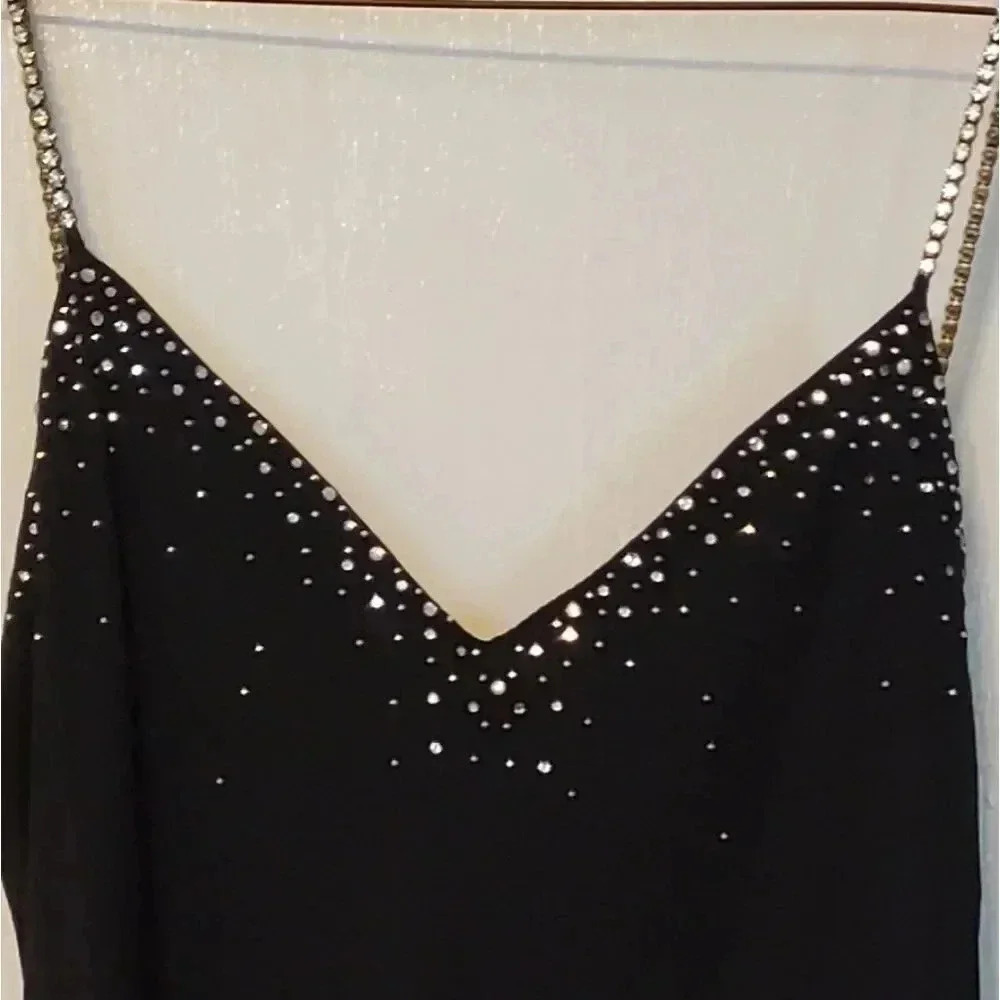 Formal dress - Picture 1 of 5